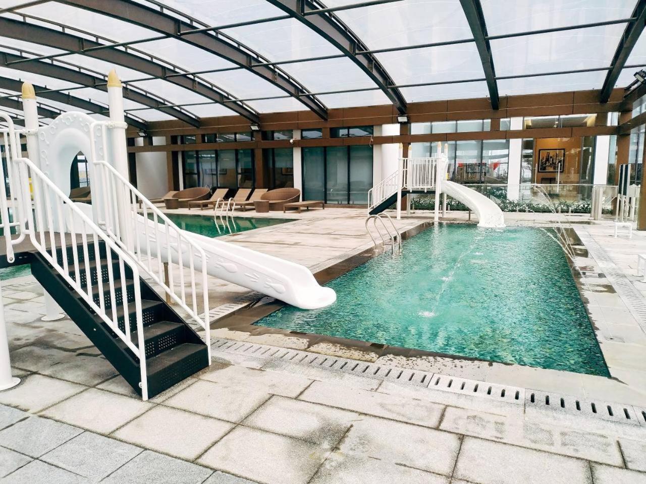 Hi-Home Suites - Vinhomes Metropolis Ханой Екстериор снимка