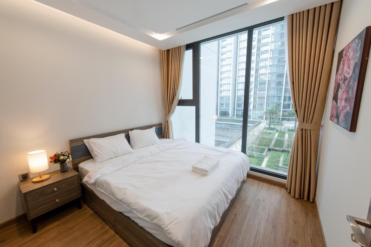 Hi-Home Suites - Vinhomes Metropolis Ханой Екстериор снимка