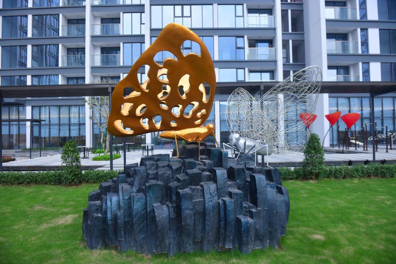 Hi-Home Suites - Vinhomes Metropolis Ханой Екстериор снимка