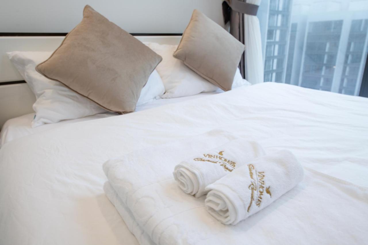 Hi-Home Suites - Vinhomes Metropolis Ханой Екстериор снимка
