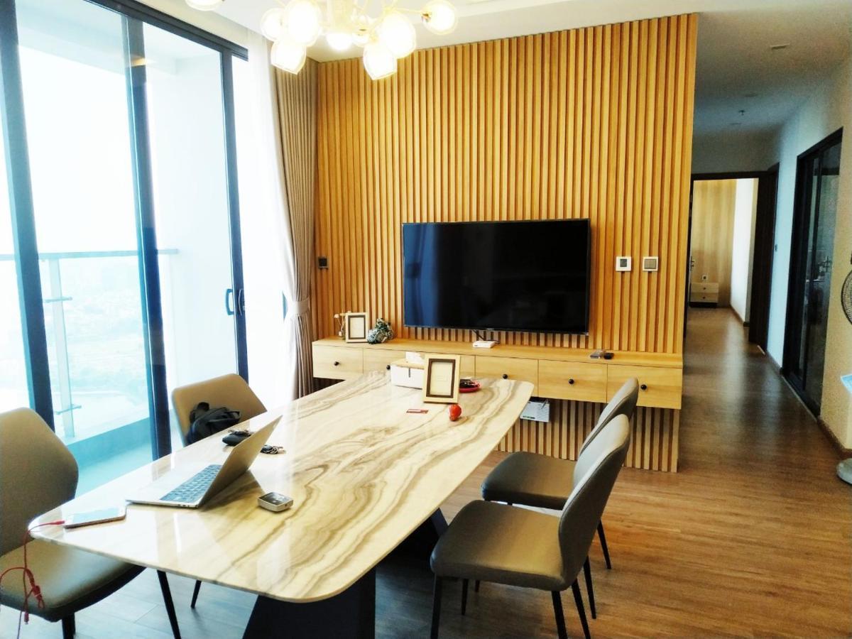 Hi-Home Suites - Vinhomes Metropolis Ханой Екстериор снимка